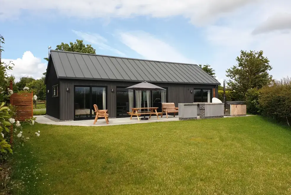 Skylark, from the outside