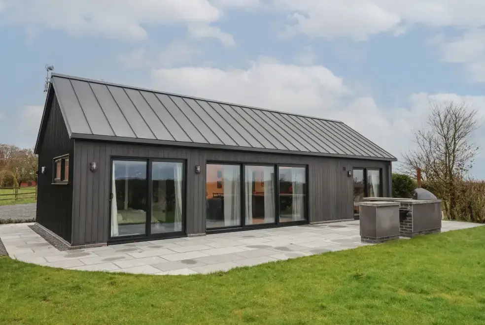 Skylark, from the outside