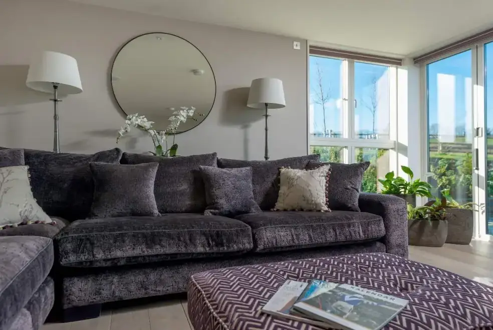 Lounge at Sleeps 10, Gold Award Winning House, M1 rated, ideal for all generations with downstairs bedroom and wet room