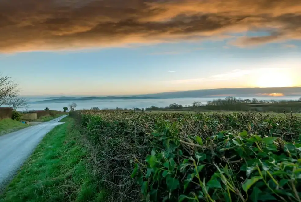 Countryside views at Sleeps 10, Gold Award Winning House, M1 rated, ideal for all generations with downstairs bedroom and wet room