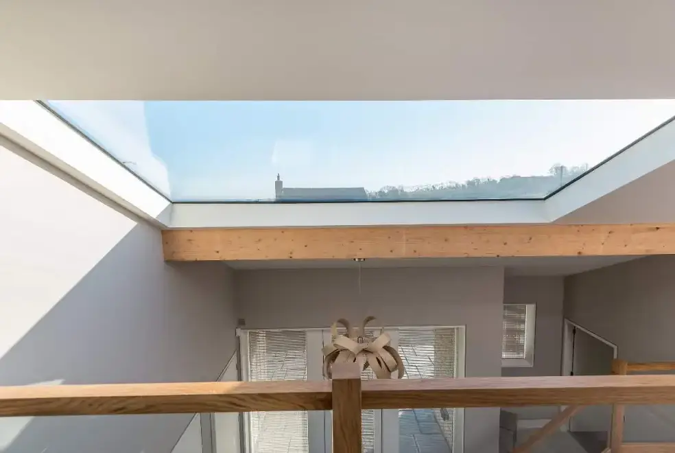 Sleeps 10, Gold Award Winning House, M1 rated, ideal for all generations with downstairs bedroom and wet room, from the outside