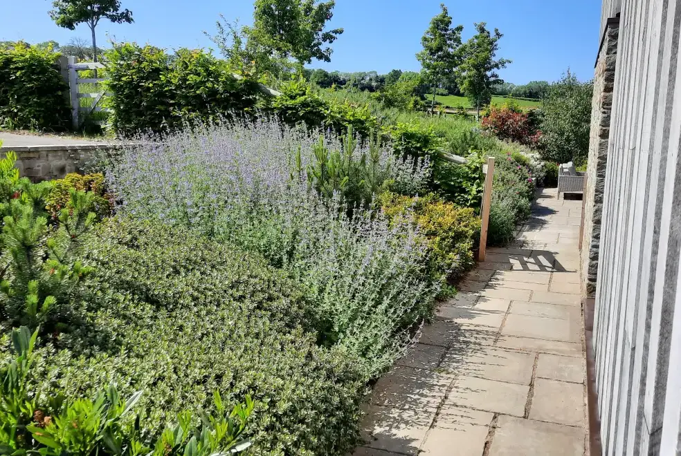 Garden at Sleeps 10, Gold Award Winning House, M1 rated, ideal for all generations with downstairs bedroom and wet room