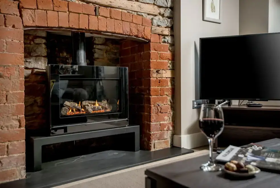 Lounge at Sleeps 2, Romantic, Modern, Luxurious Cottage with garden, WiFi and Amazing Views