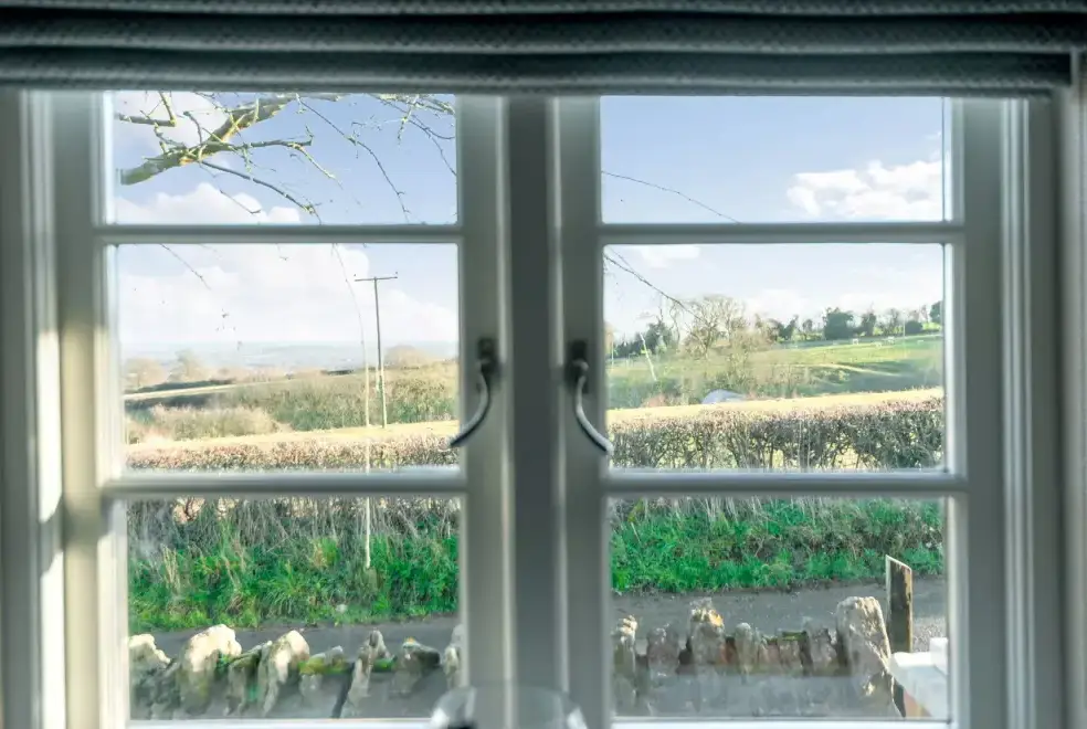 Countryside views at Sleeps 2, Romantic, Modern, Luxurious Cottage with garden, WiFi and Amazing Views