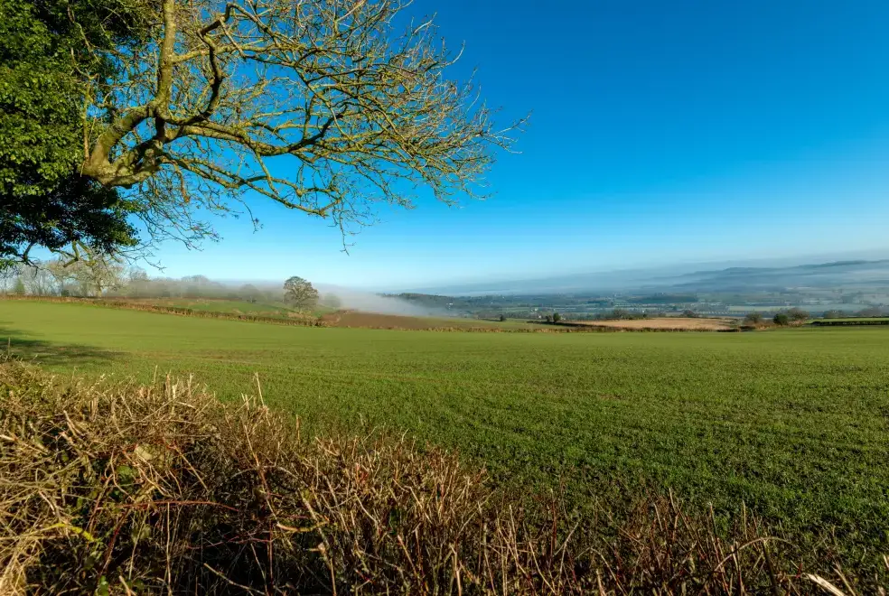 Countryside views at Sleeps 2, Romantic, Modern, Luxurious Cottage with garden, WiFi and Amazing Views