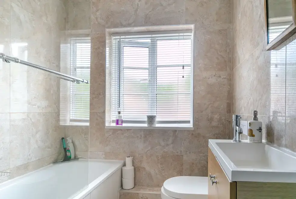 Family bathroom at Sleepy Hollow