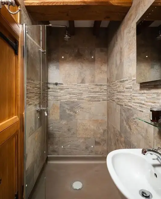 Shower room at Smokeham Farm
