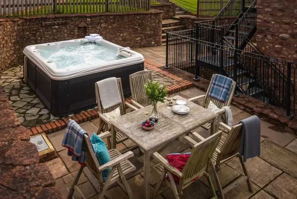 Private Hot Tub at Smokeham Farm