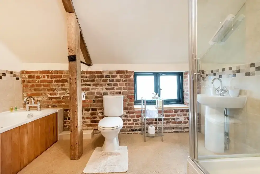 Family bathroom at Snipe