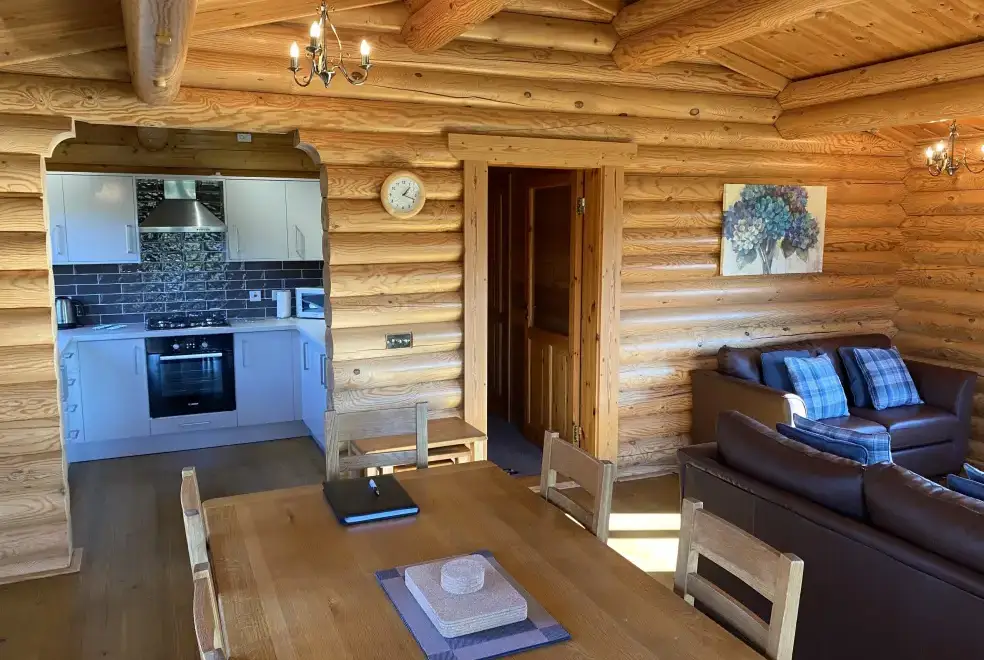 Kitchen/diner at Snowdrop Lodge