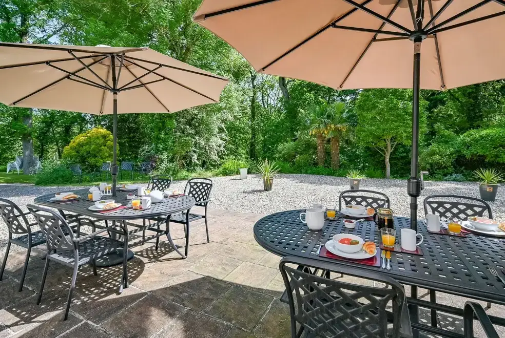 Patio area at Somers Hiscott