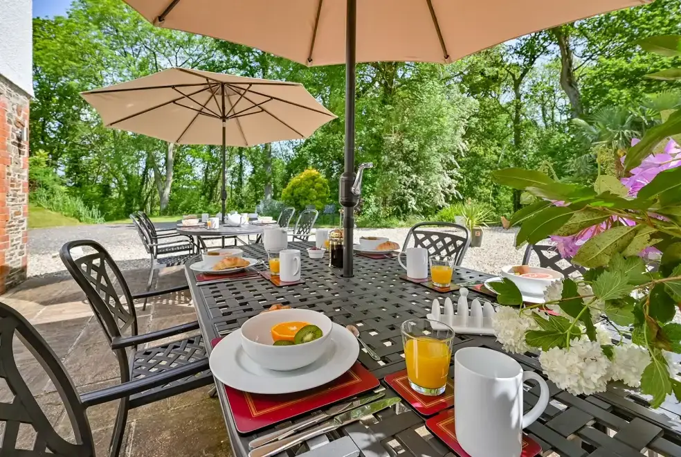 Patio area at Somers Hiscott