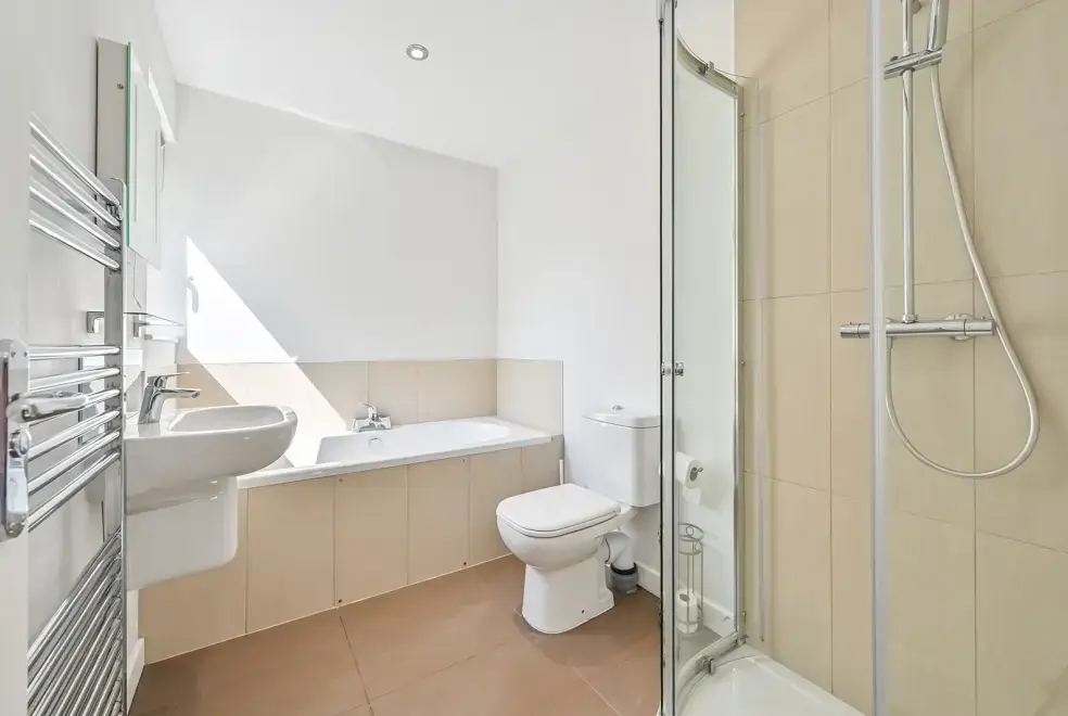 Family bathroom at Somers Hiscott