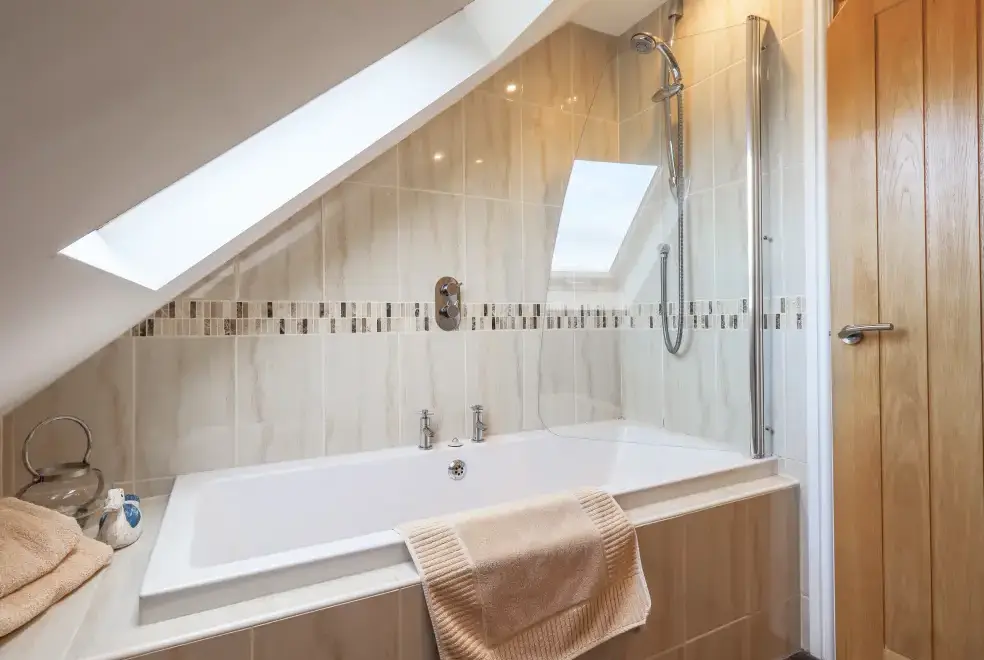 Ensuite bathroom at South Milton Coastal Cottage