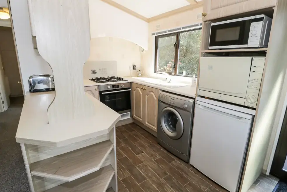 Kitchen/diner at Springtime Log Cabin