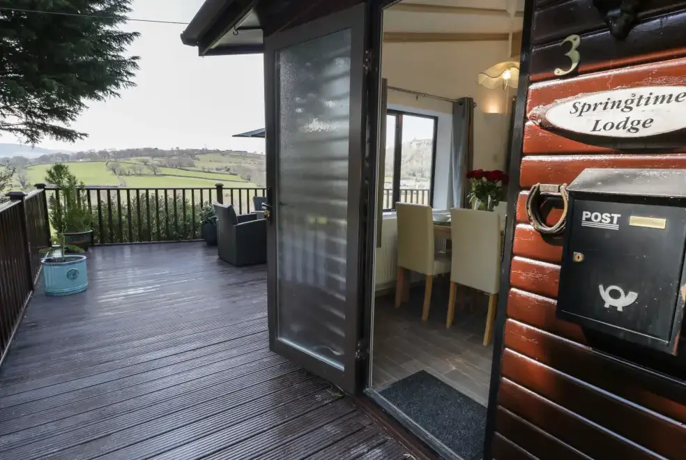 Decked area at Springtime Log Cabin