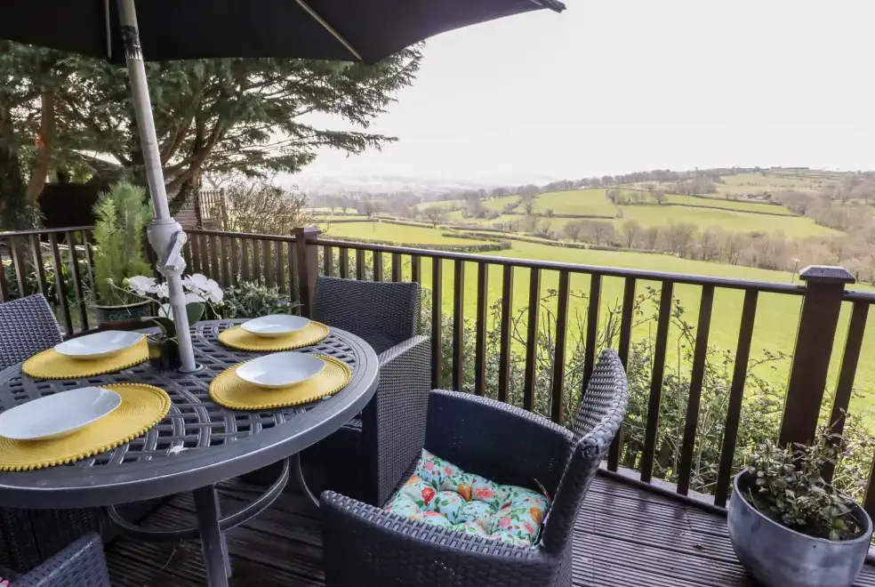 Decked area at Springtime Log Cabin