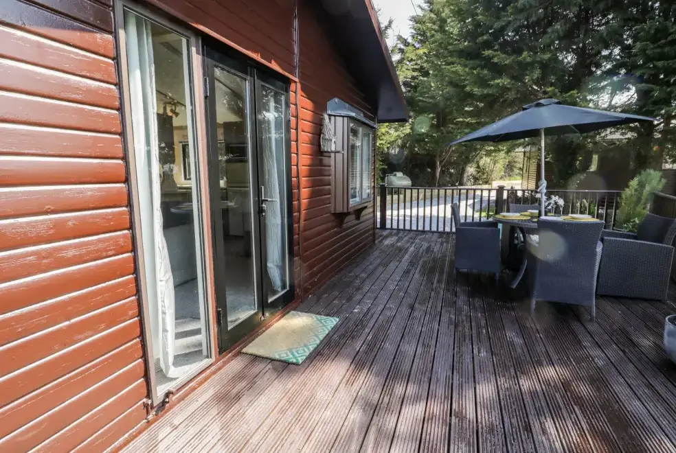 Decked area at Springtime Log Cabin