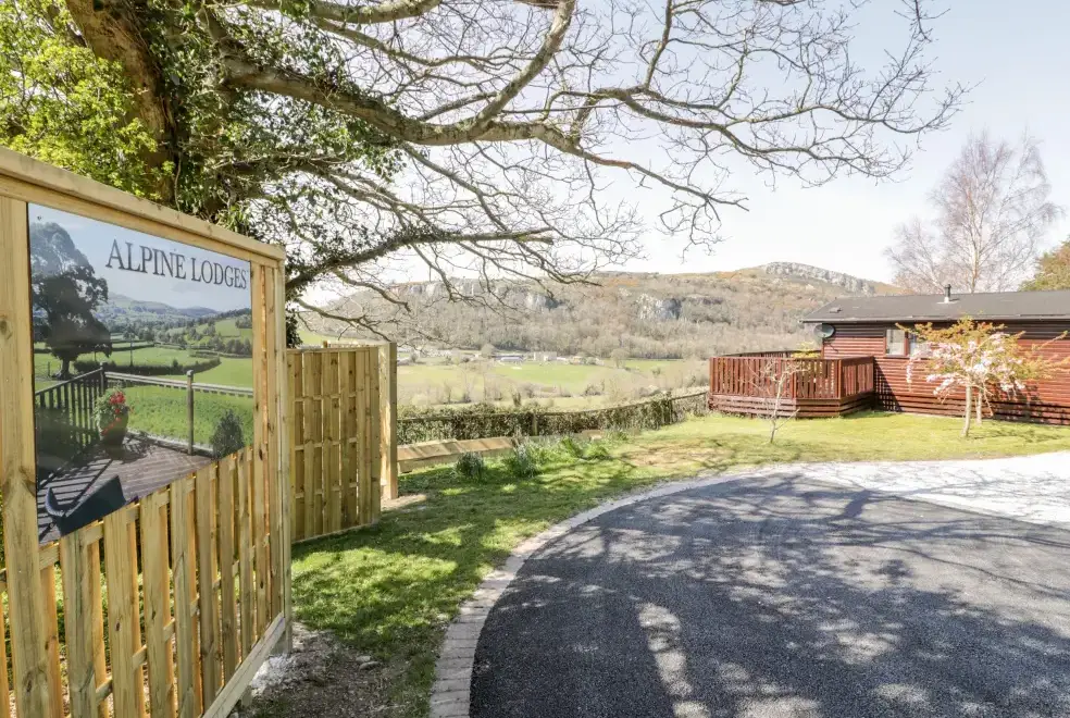 Countryside views at Springtime Log Cabin