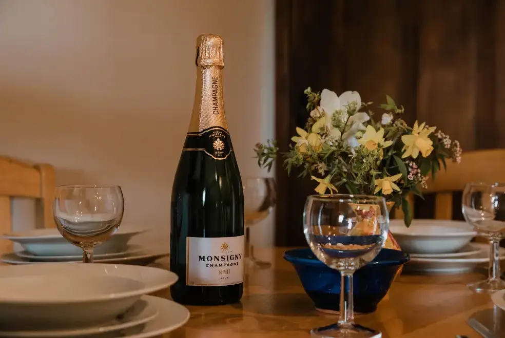 Dining room at Stargazer's Field House
