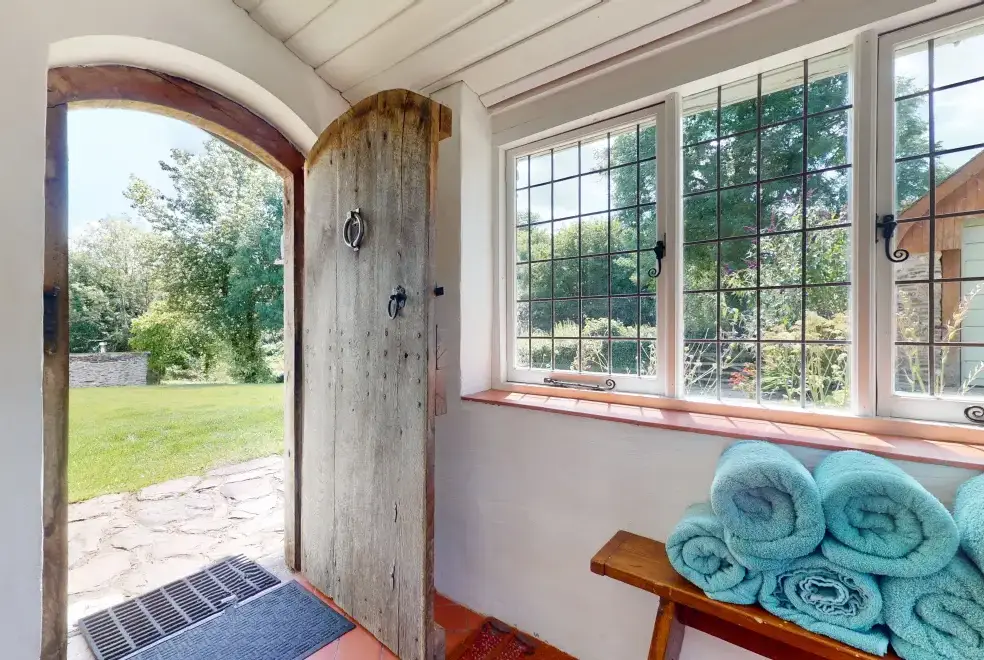 Stolford Country Escape with Hot Tub, from the outside