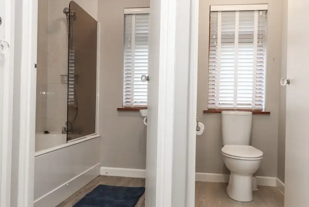 Family bathroom at Stonecroft