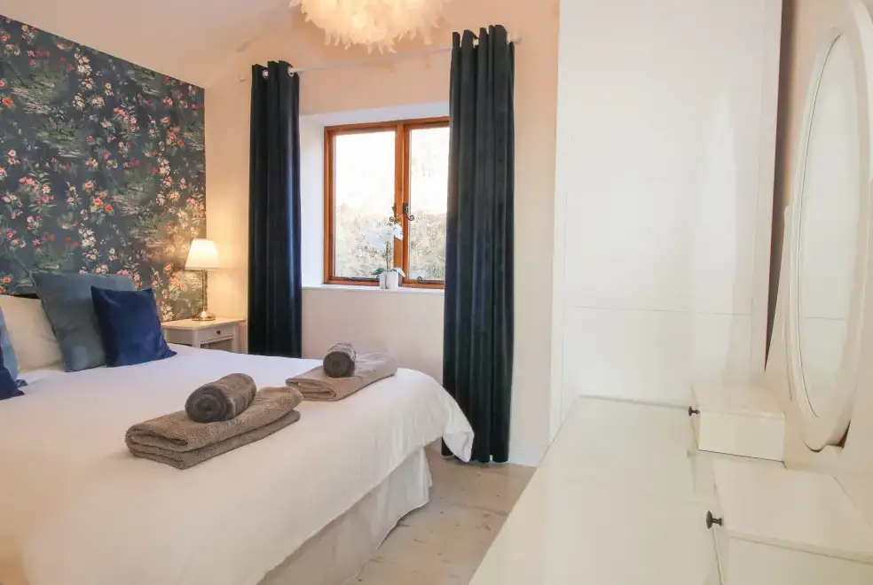 Bedroom at Stoney-Brook Lodge