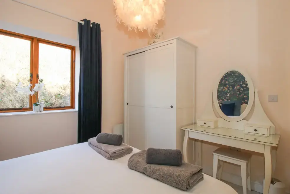 Bedroom at Stoney-Brook Lodge