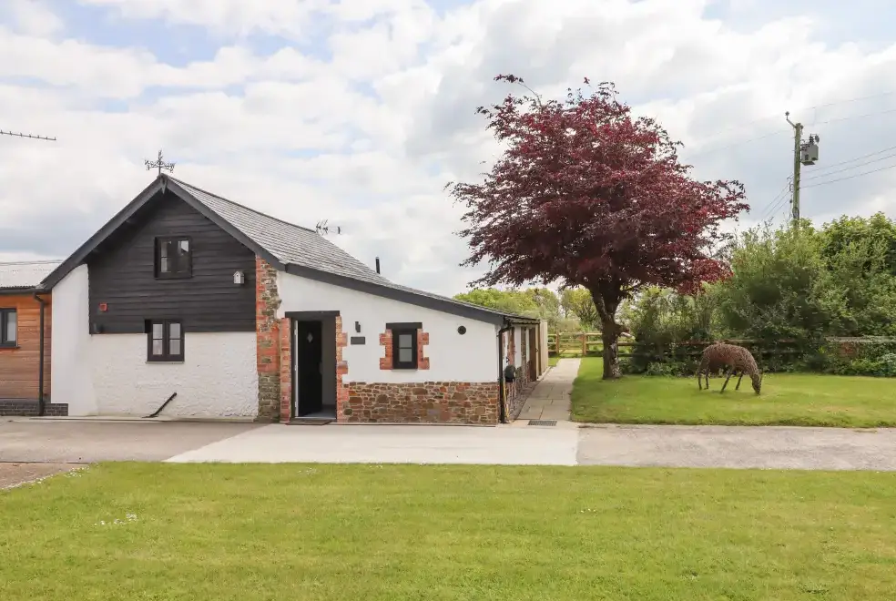 Strawberry Bank - Kingfisher, from the outside