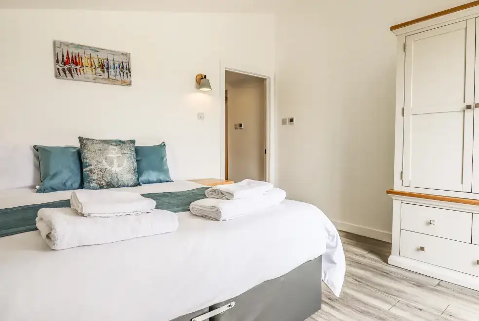 Bedroom at Strawberry Bank - Kingfisher