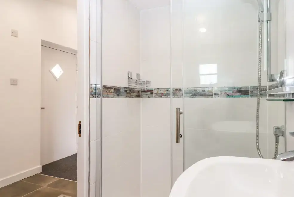 Shower room at Strawberry Bank - Kingfisher