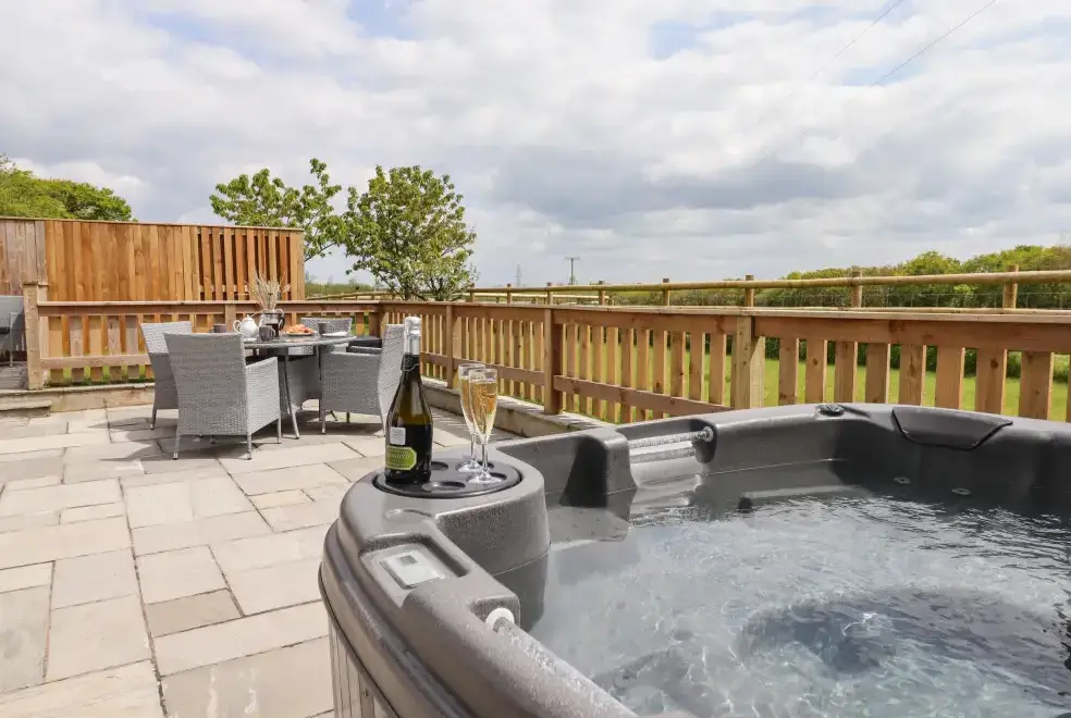 Private Hot Tub at Strawberry Bank - Kingfisher