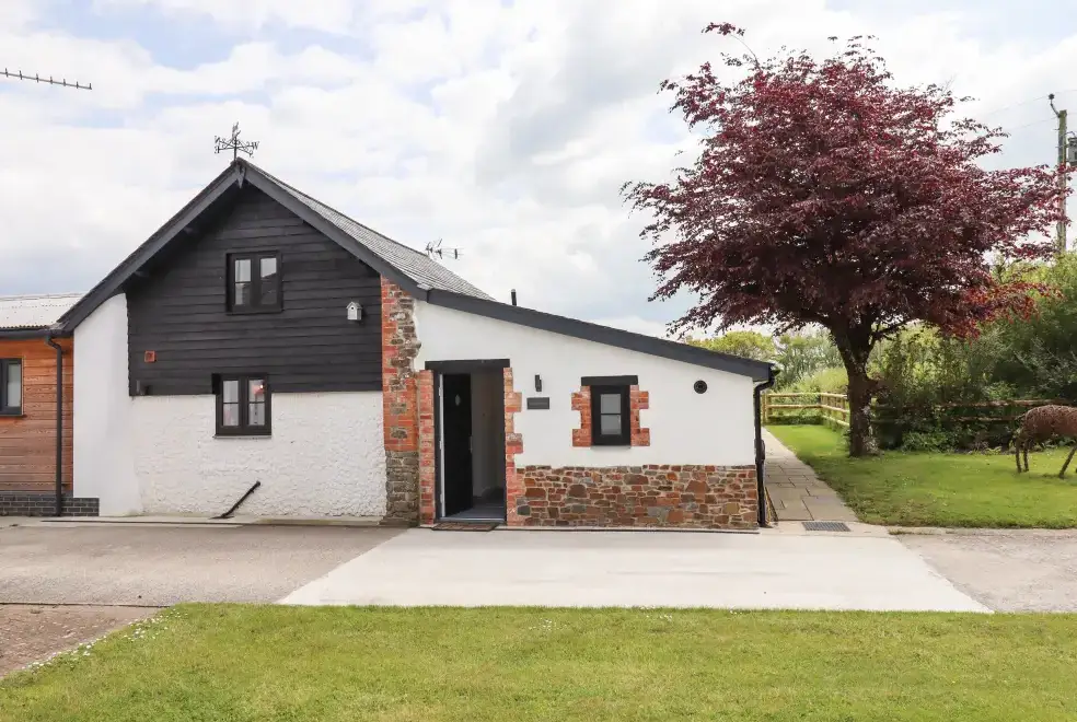 Strawberry Bank - Kingfisher, from the outside