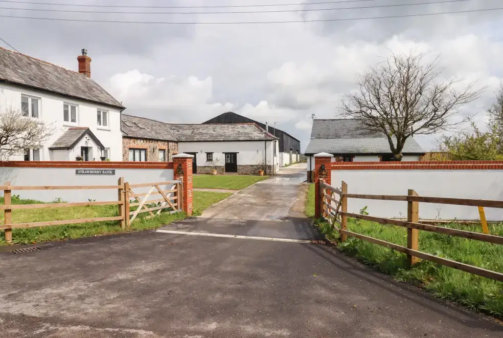 Strawberry Bank - Kingfisher, from the outside