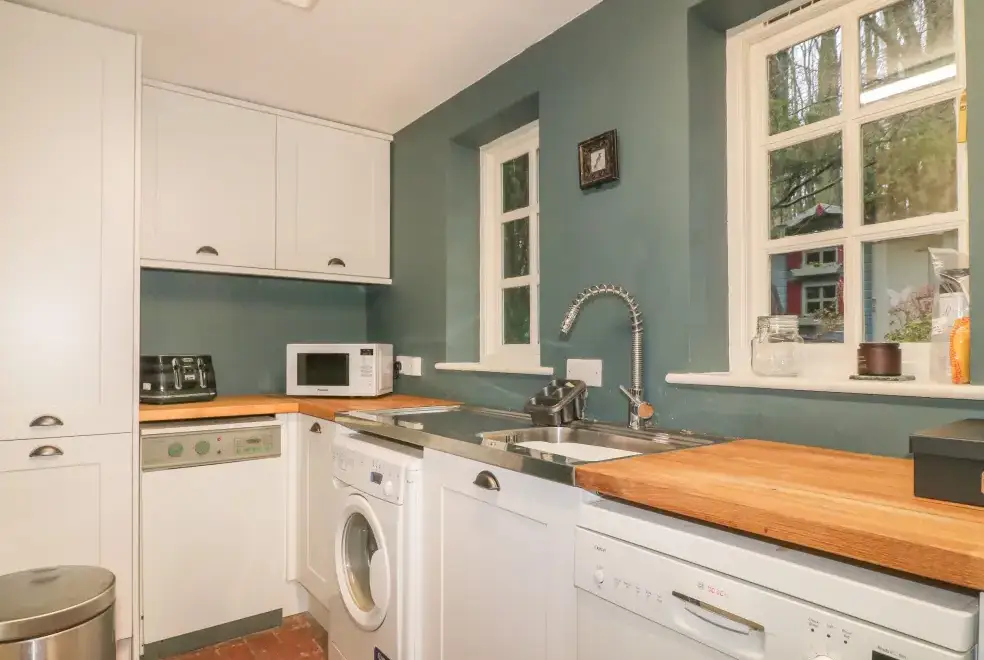 Well equipped kitchen at Sunny Cottage