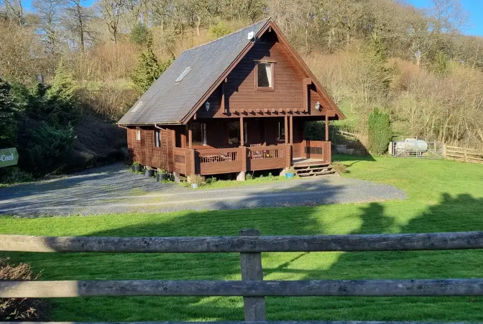 Enclosed garden at Suran Y Coed