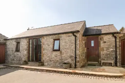 Swallow Barn Dogs-welcome Cottage, Peak District - Photo 1