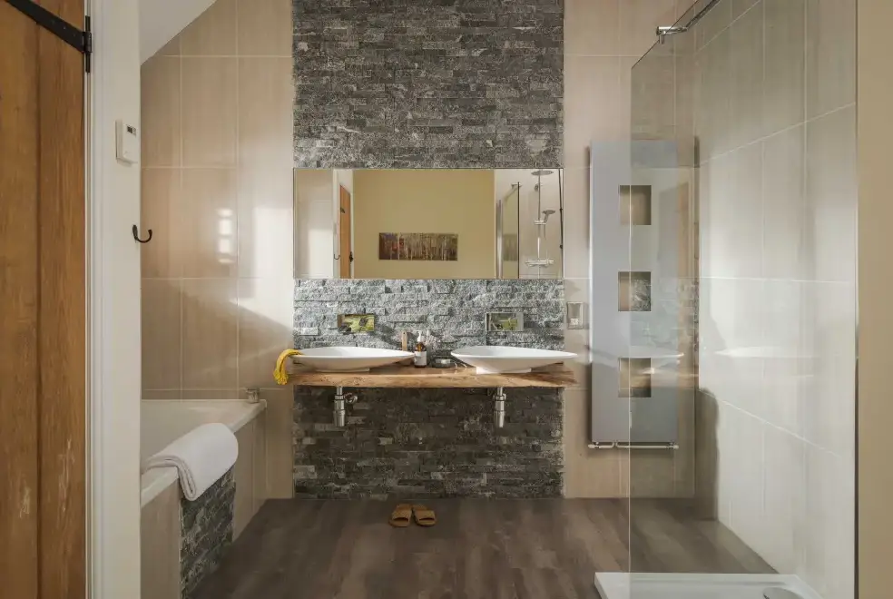 Ensuite bathroom at Swallow's Orchard