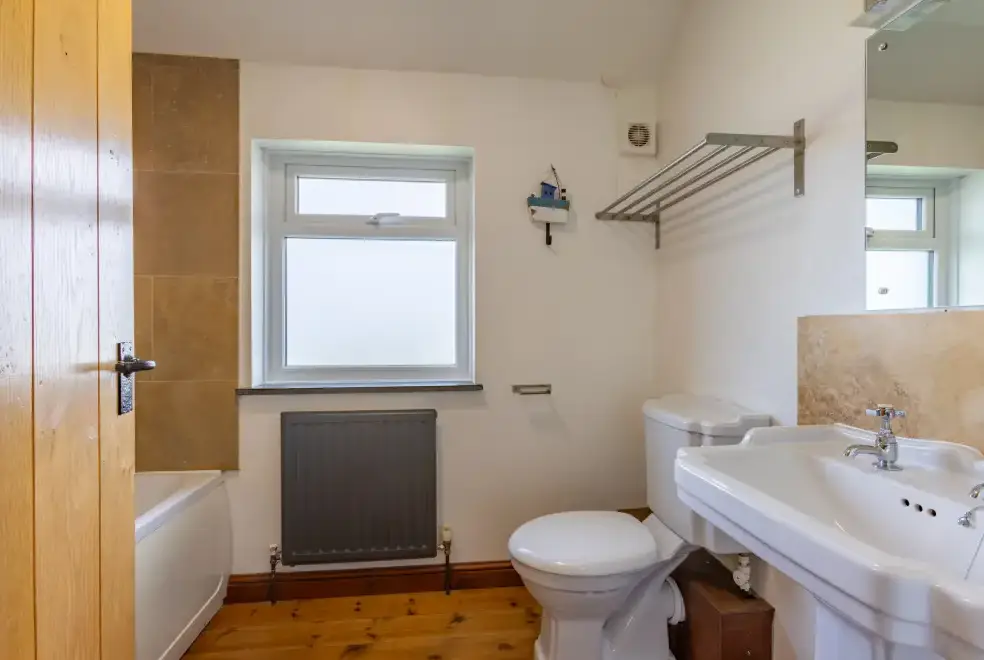 Family bathroom at Sycamore House