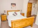 Bedroom at Symonds Yat Lodge - thumbnail photo
