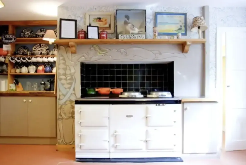Farmhouse style kitchen at Symondsbury Manor