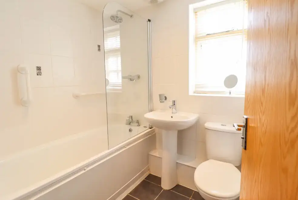 Family bathroom at Taliesin