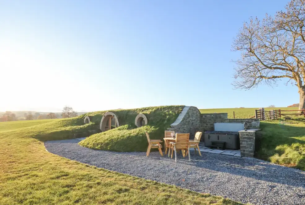 Garden furniture at Tan y Wawr- Onnen
