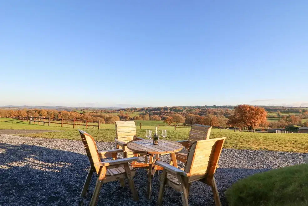 Countryside views at Tan y Wawr- Onnen