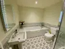 Family bathroom at Teal Cottage at Oxford Country Cottages - thumbnail photo