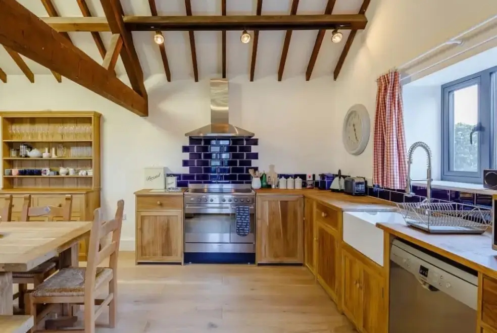Kitchen/diner at Teal Cottage at Oxford Country Cottages
