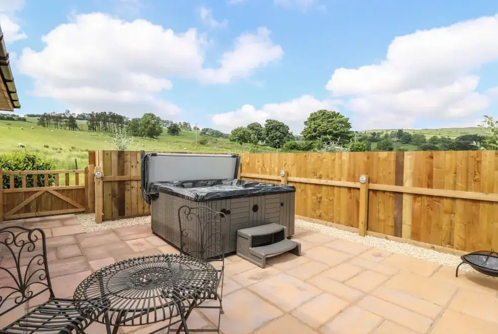 Private Hot Tub at Tegfan