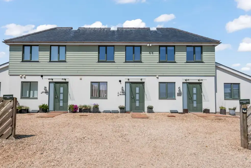 Ten Ocean Reach, from the outside