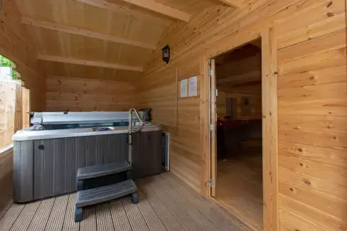 Private Hot Tub at The Anchor, Gloucestershire