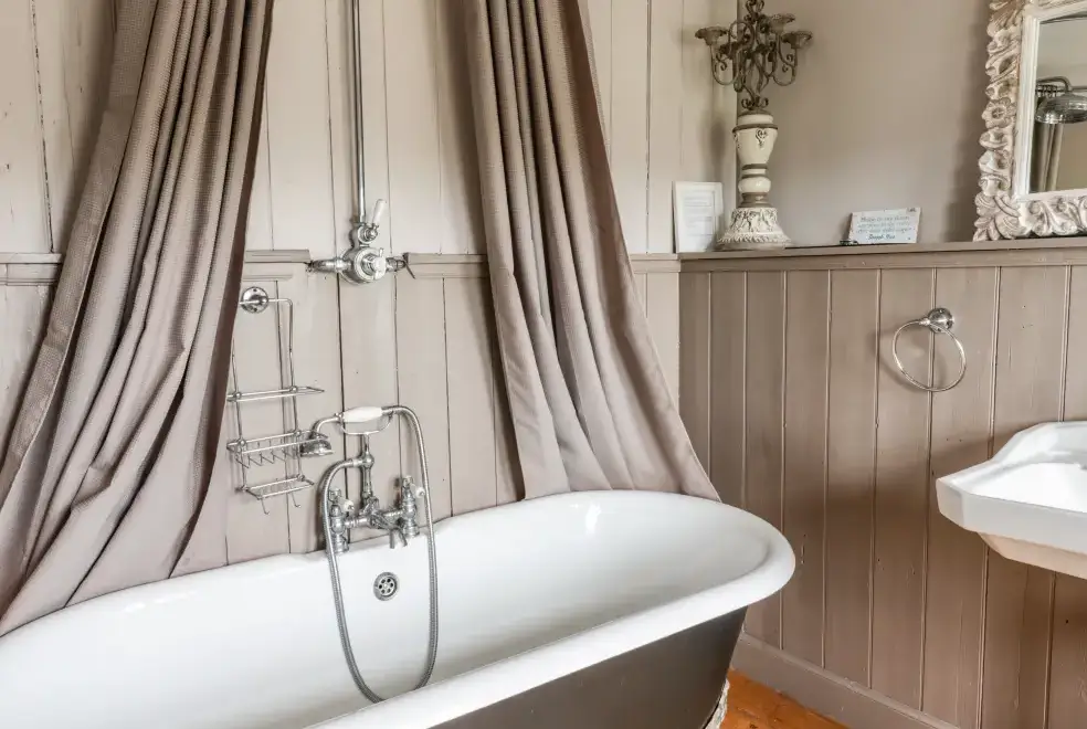 Ensuite bathroom at The Anchorage